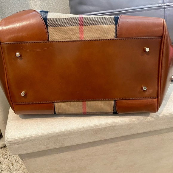 Burberry Canterbury Tote- Overall in good condition with minor scuffs. - Picture 5 of 8